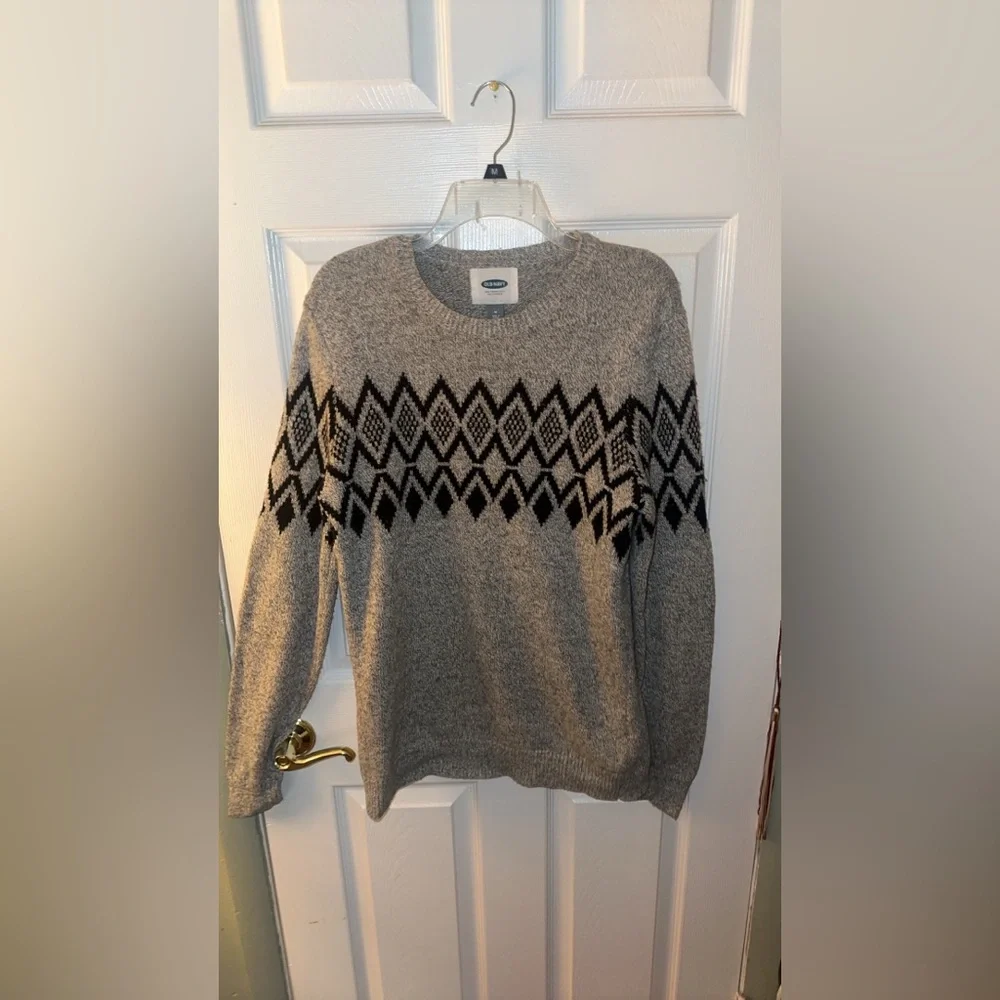 Old Navy Sweater - Picture 1 of 5